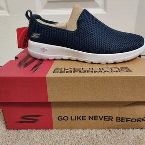 Skechers Women's Go Walk Joy Sneaker Shoe NAVY 8W NEW WITH TAGS & BOX!